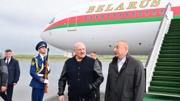 Александр Фридман: Лукашенко пытается монетизировать поддержку Азербайджана в войне против Армении