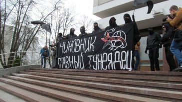Суд над Александром Кабановым перенесли, анархистам дают по 4-5 суток