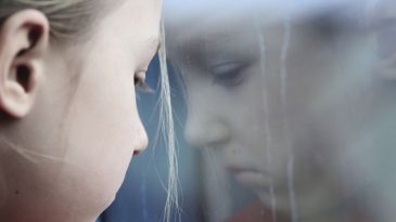 Психолог о самоубийствах: «Общайтесь с детьми, обсуждайте проблемы, учите разрешать их»