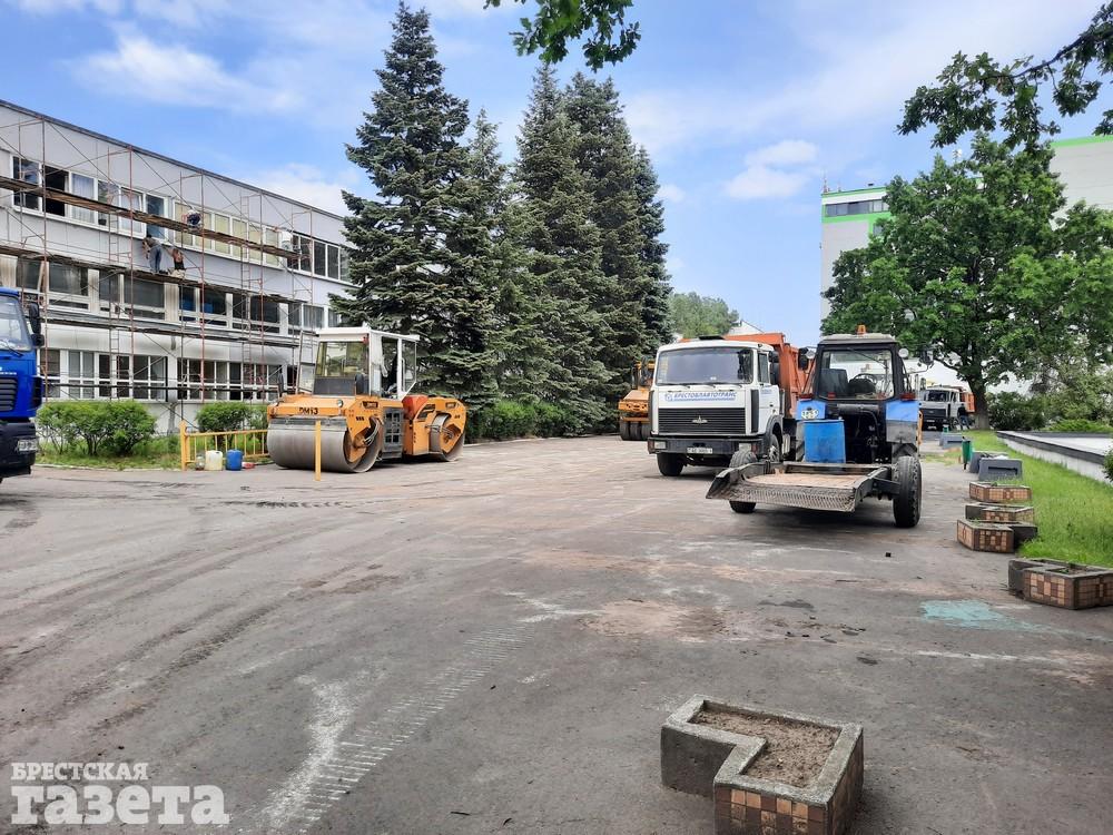 В Бресте усиленно наводят порядок на электроламповом заводе к приезду Александра Лукашенко. Фото: . «Брестская газета», 