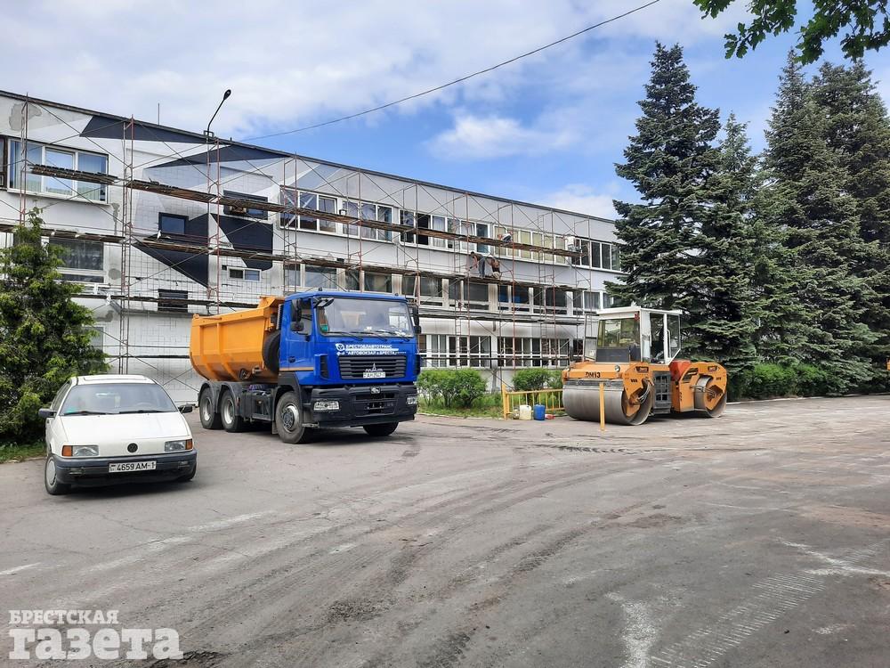 В Бресте усиленно наводят порядок на электроламповом заводе к приезду Александра Лукашенко. Фото: . «Брестская газета», 