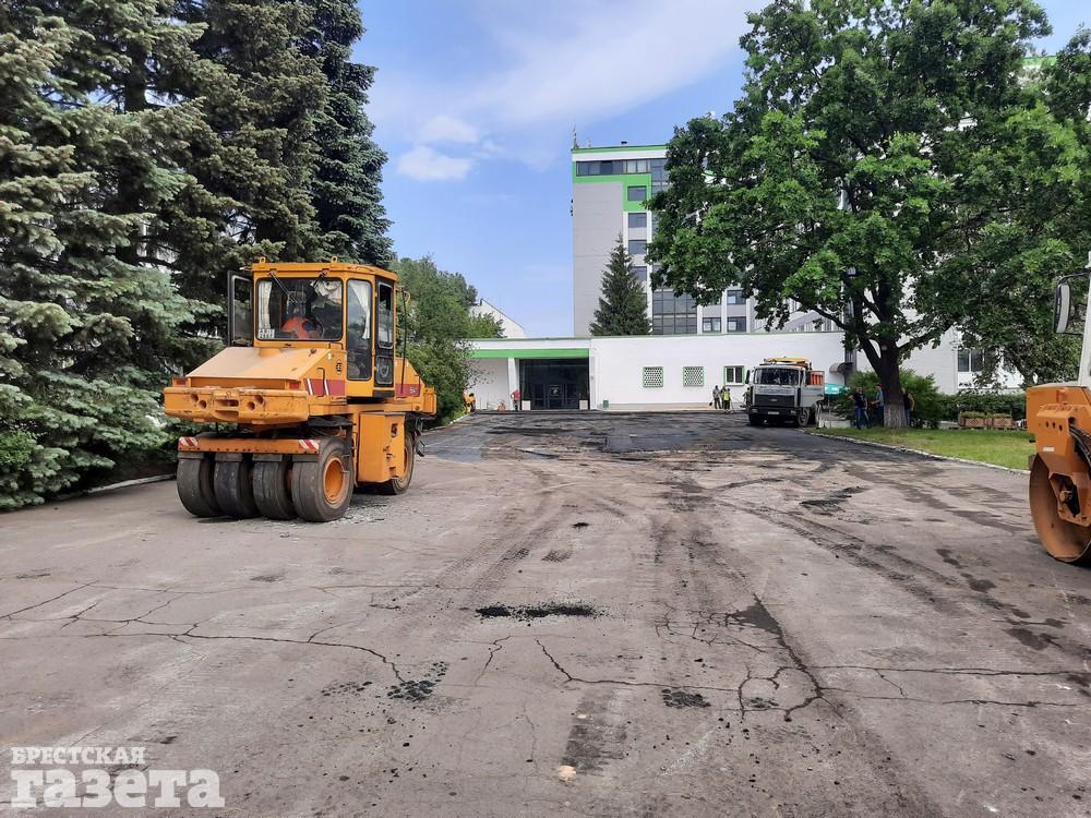 В Бресте усиленно наводят порядок на электроламповом заводе к приезду Александра Лукашенко. Фото: . «Брестская газета», 