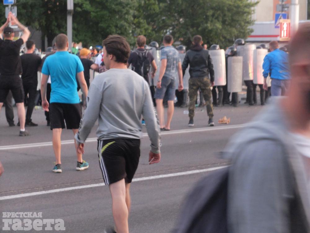 Акция протеста в Бресте 10 августа, на второй день после выборов президента. Фото: Наталья ДЯДИЧКИНА, "Брестская газета"