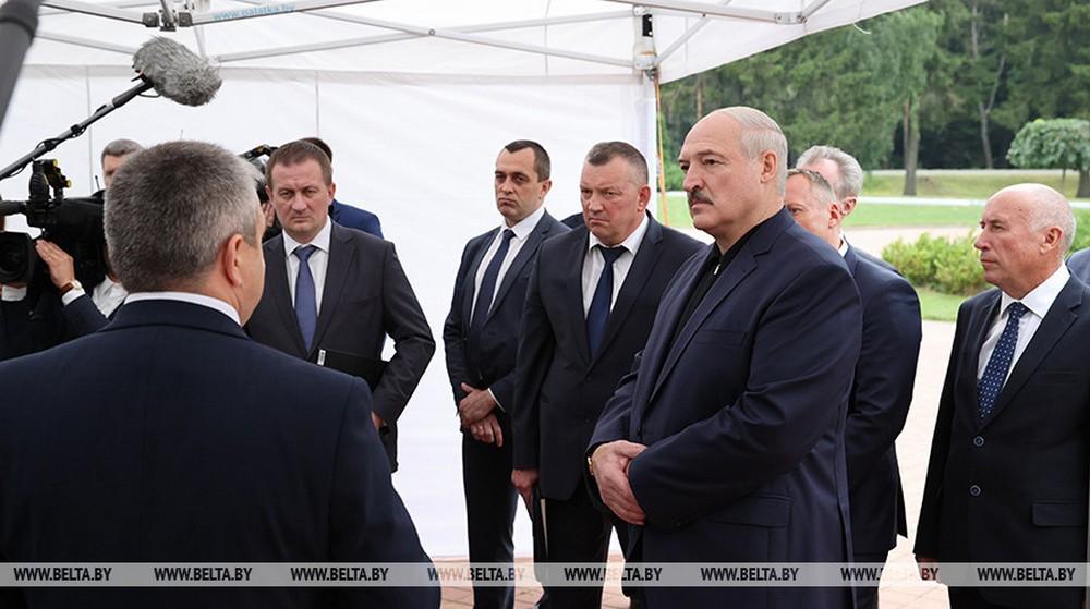 Александр Лукашенко посещает агрокомбинат «Дзержинский»