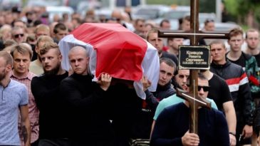 На похороны демонстранта в Молодечно приехал один из экс-кандидатов в президенты Беларуси