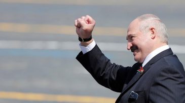 Усов — о «народном ополчении»: «50 тысяч человек они могут собрать. Но готова ли эта армия защищать Лукашенко?»