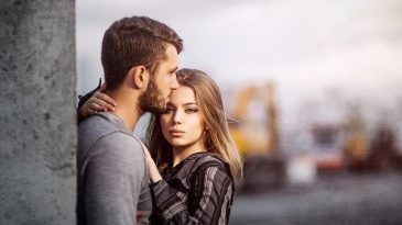 Муж настаивает на «необычном» сексе? Терпеть или отказаться? Отвечает сексолог