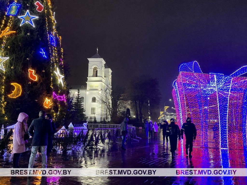 Новогодняя ночь 2021 года, Брест.https://brest.mvd.gov.by/