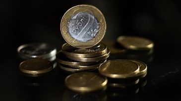 «Нацбанк идет по заминированной территории». Экономист объяснил, почему продолжают снижать ставку рефинансирования