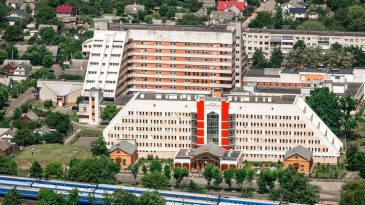 Ж/д больница в Бресте опять принимает больных коронавирусом — в первой половине марта был всплеск заболеваемости