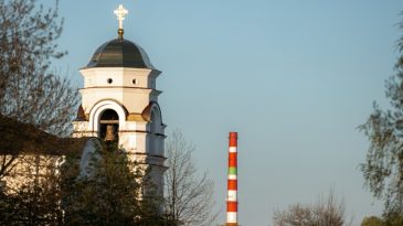 «В силу сохраняющихся разделений в обществе»: На Троицу в православных храмах будут молиться о мире и единстве