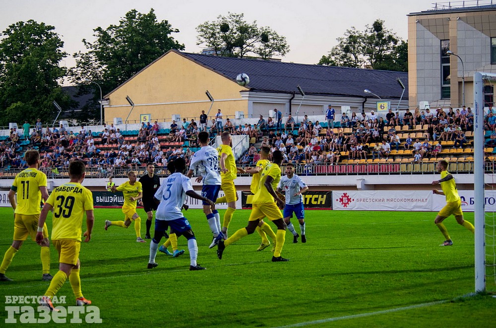 Динамо-Брест, Сморгонь, чемпионат Беларуси, футбол, Брест