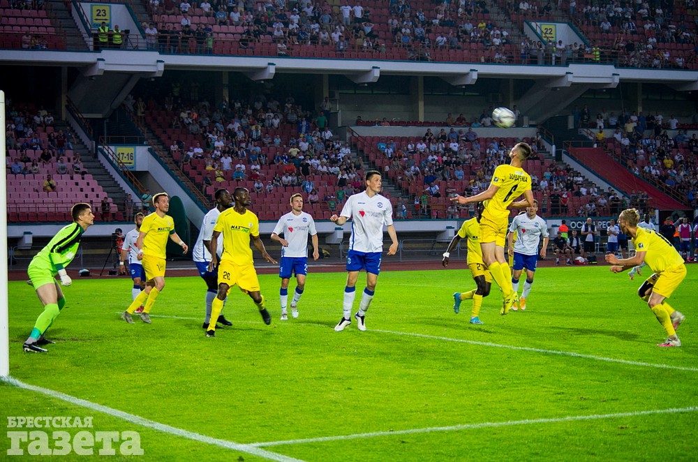 Динамо-Брест, Сморгонь, чемпионат Беларуси, футбол, Брест