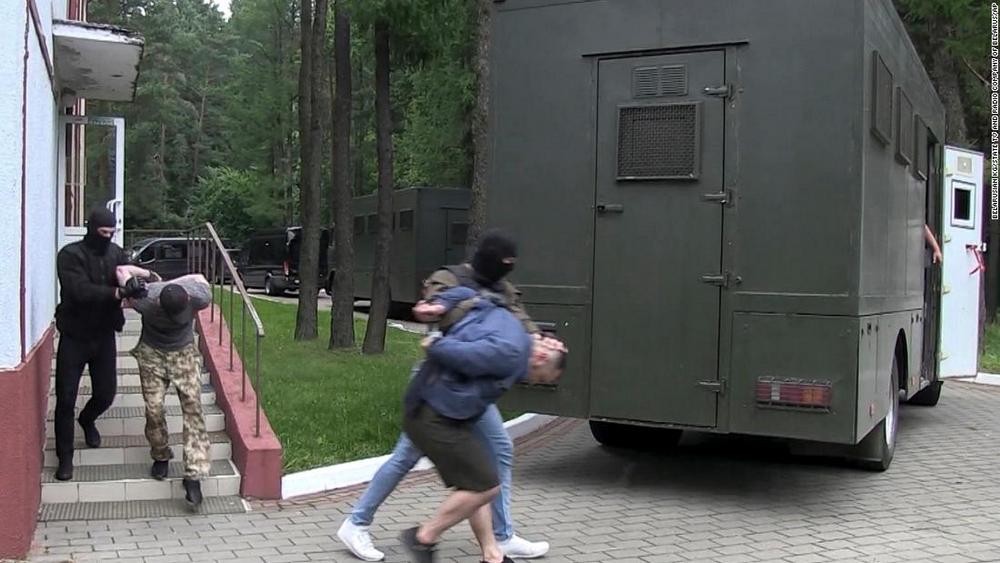 Момент задержания наемников в санатории «Белорусочка».