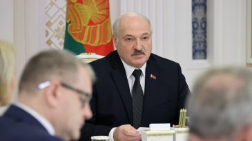 «Как громко и смешно потребовать, чтобы тебя послали?» Лукашенко напомнил о себе в связи с переговорами