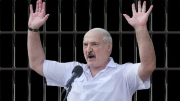 Усов: «Лукашенко всегда боится показать, что он слаб, что боится, что испугался, что денег нет, что готов к диалогу»