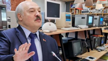 Лукашенко поручил пропагандировать достижения ученых. В тот же день Академия наук заявила о разработке суперкомпьютера