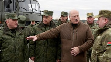 Шрайбман — о мобилизационных мероприятиях в Беларуси: «Лукашенко ощущает, что его могут прогнуть и в войну втянуть»