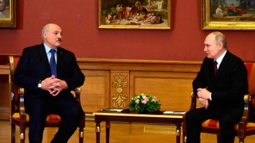 «Лукашенко очень хочет понравиться Путину». Как прошел неформальный саммит лидеров стран СНГ