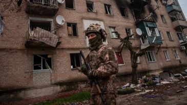 В Украине идут ожесточенные бои за Соледар и Бахмут. Экс-калиновец объяснил, почему России важно захватить эти города