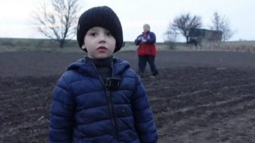 «Скоро вже буде Паска, так що заказуйте мясо». Как пятилетний мальчик из Украины стал популярным благодаря одной фразе