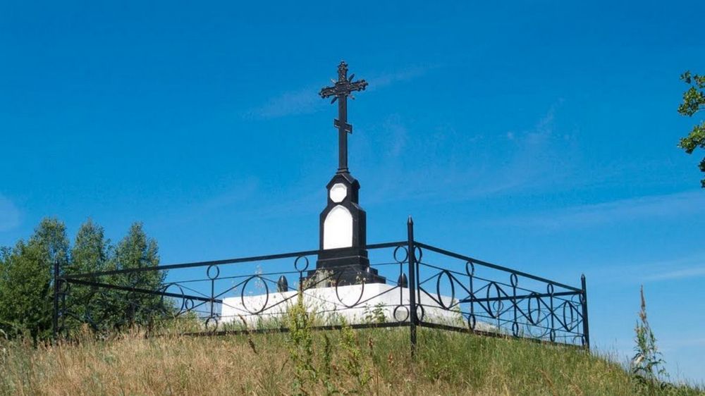 Крест на месте сражения под Миловидами.