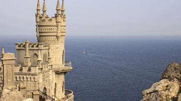 «Хит продаж»: узнали, как беларуские турфирмы продают отдых в Крыму после взрыва на мосту