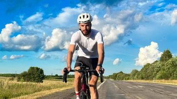 Пастор-эмигрант проехал на велосипеде 850 км вдоль беларуской границы в поддержку политзаключенных