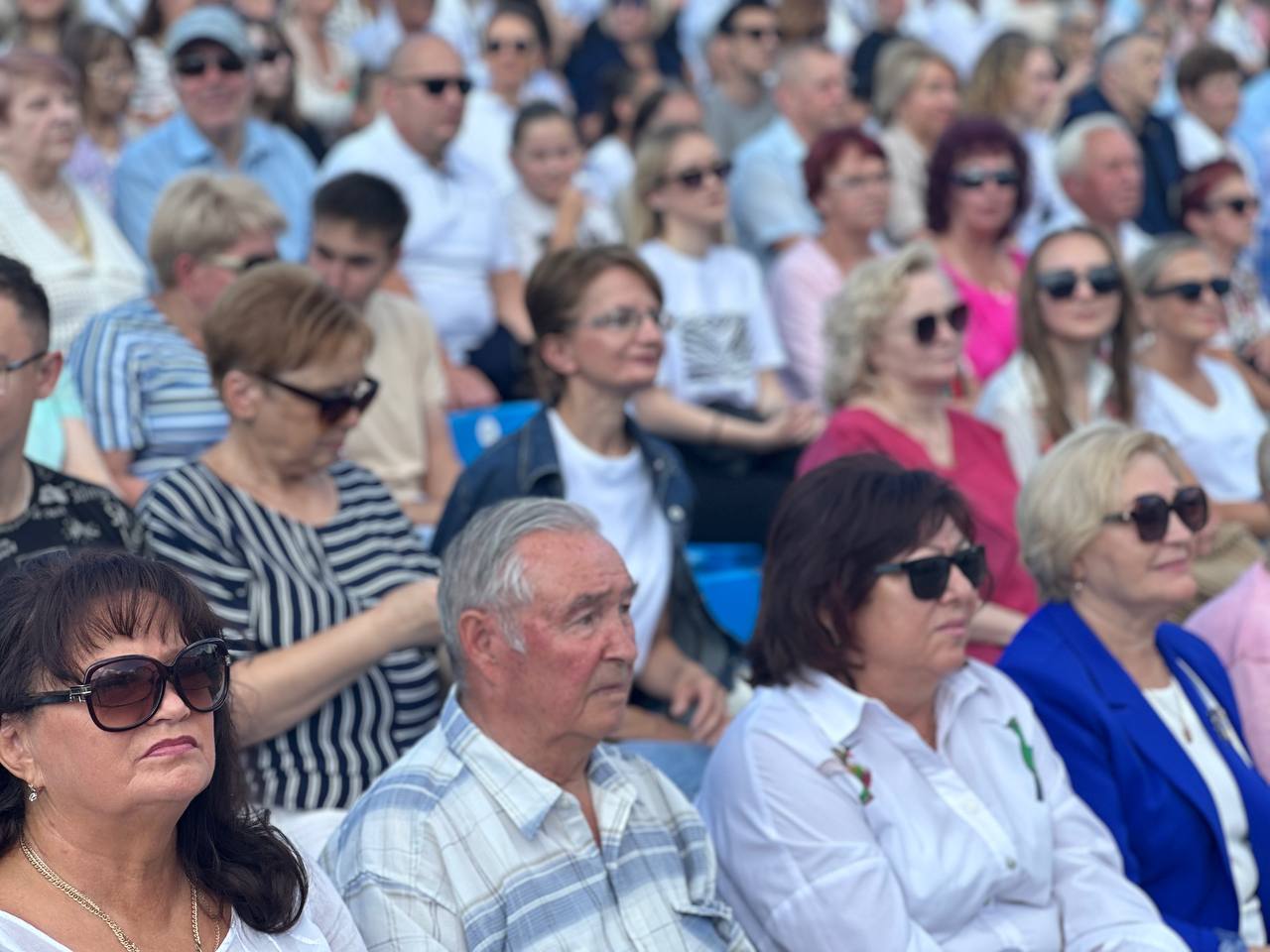 Гости праздника на выступлении творческих коллективов Международного Парада оркестров "Брестская крепость" 28 июля 2023 года. Фото: телеграм-канал "Любимый Брест".