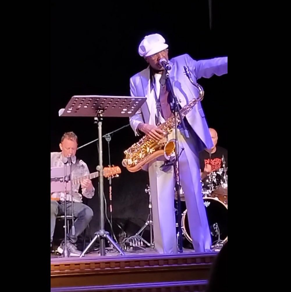 Выступление американского джазового саксофониста ЗэйнаМэсси (Zane Wayne Massey) на День города в Бресте 28 июля 2023 года. Фото: Facebook.