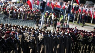«Жесткая позиция воспринимается как успех». Эксперты — о самом большом за 30 лет военном параде в Польше