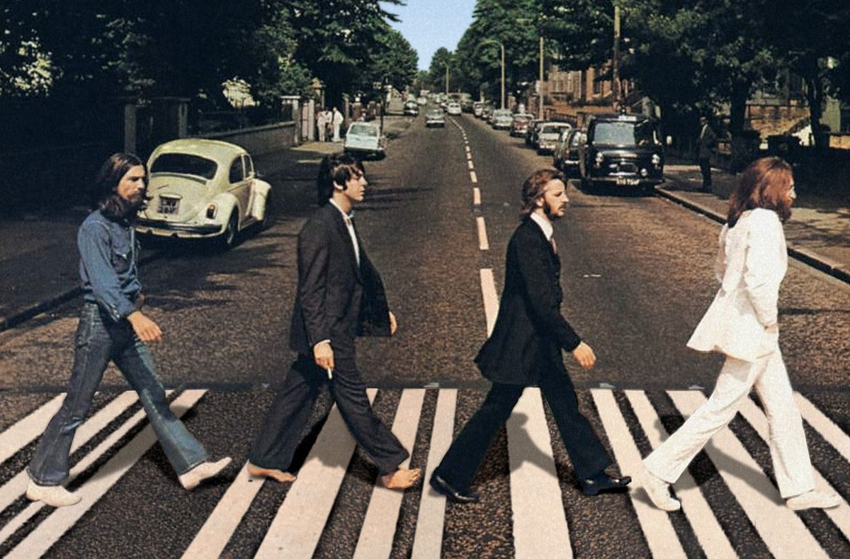 Легендарный VW Beetle на обложке альбома The Beatles «Abbey Road». Фото: medium.com.