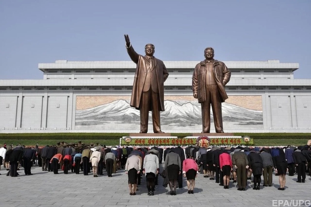 Архитектурный ансамбль Мансудэ в Пхеньяне. Фото: nv.ua.