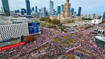 Большая маленькая ложь: ОНТ показало пропагандистский сюжет об оппозиционном марше в Польше 