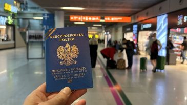 «Я подала жалобу в авиакомпанию». Беларуску с польским проездным документом иностранца не пустили в Грузию