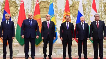 Валерий Карбалевич: Лукашенко оправдывается и оправдывает размещение ядерного оружия в Беларуси
