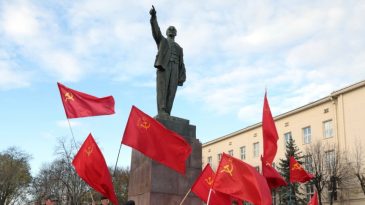 Как День Октябрьской революции прошел в Бресте, Малорите, Березе и Барановичах. Много фотографий