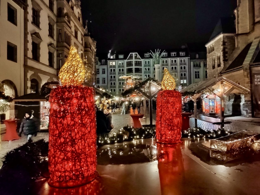 Рождественские световые инсталляции на ярмарке в Лейпциге. Фото: BGmedia.