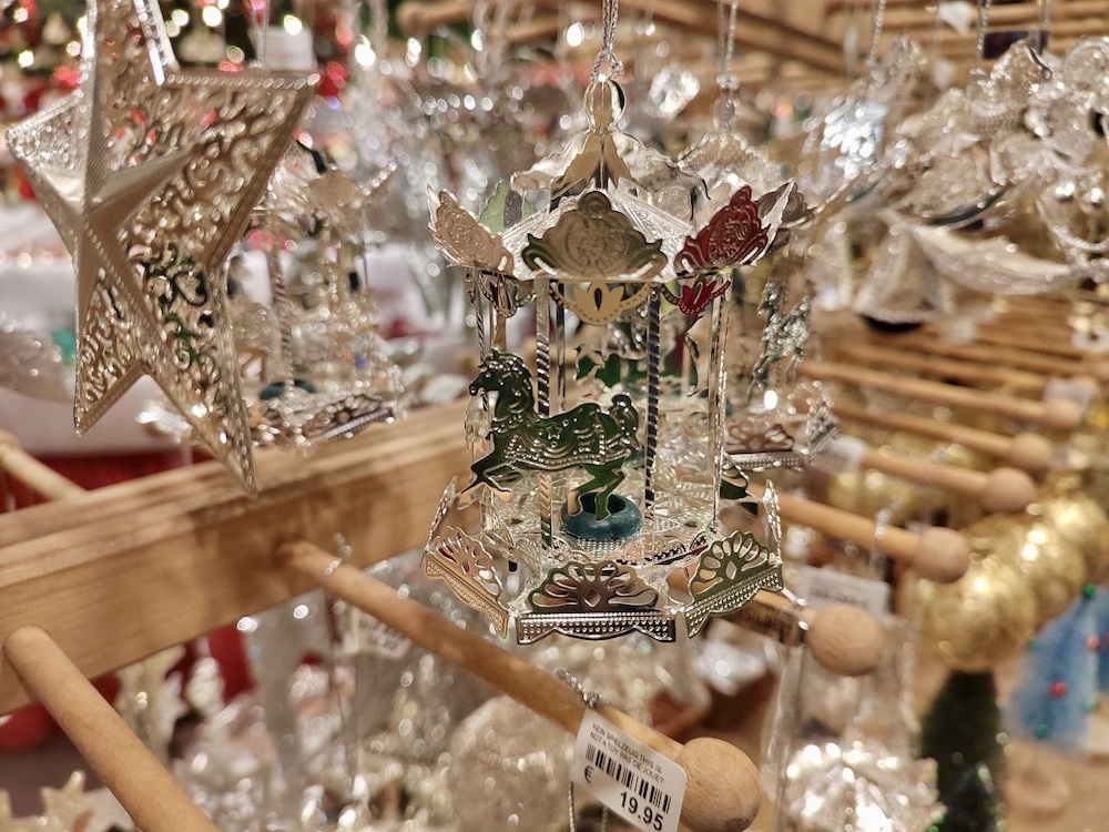 Сувениры на рождественской ярмарке в Лейпциге. Фото: BGmedia.
