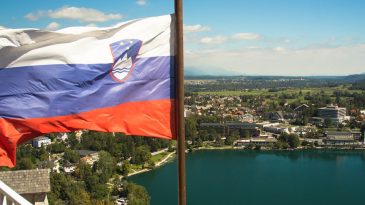 Первый случай в истории: девятилетний беларус получил паспорт иностранца в Словении на два года
