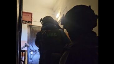 В Бресте ГУБОПиК с кувалдой вламывался в квартиры, еще 10 человек судили за подписки и лайки. Рассказываем подробности
