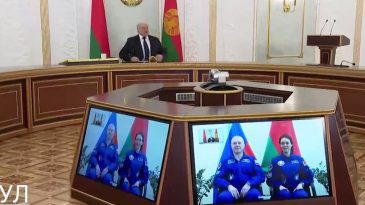 Александр Фридман: Беларусь все глубже погружают в космический «русский мир». А у Лукашенко с Путиным — война