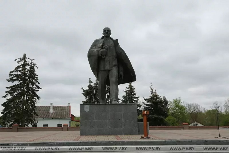 Памятник Ленину в Пинске