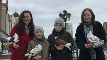 Дочь политзаключенной активистки Елены Гнаук уехала из Беларуси с тремя детьми. Там на нее завели уголовное дело