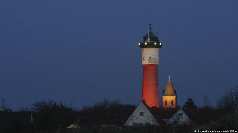 Старый маяк на острове Вангероге. Фото: picture-alliance/imagebroker/K. Möbus