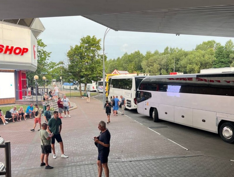 Автобусные очереди в пункте пропуска «Брест» 1 июля 2024 года. Фото из приграничного чата