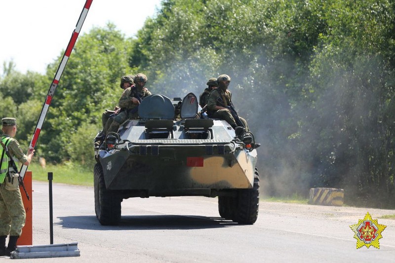 Военнослужащие сил специальных операций выполняют задачи по прикрытию границы, 27 июня 2024 года. Фото: Константин Белявский, «Ваяр»