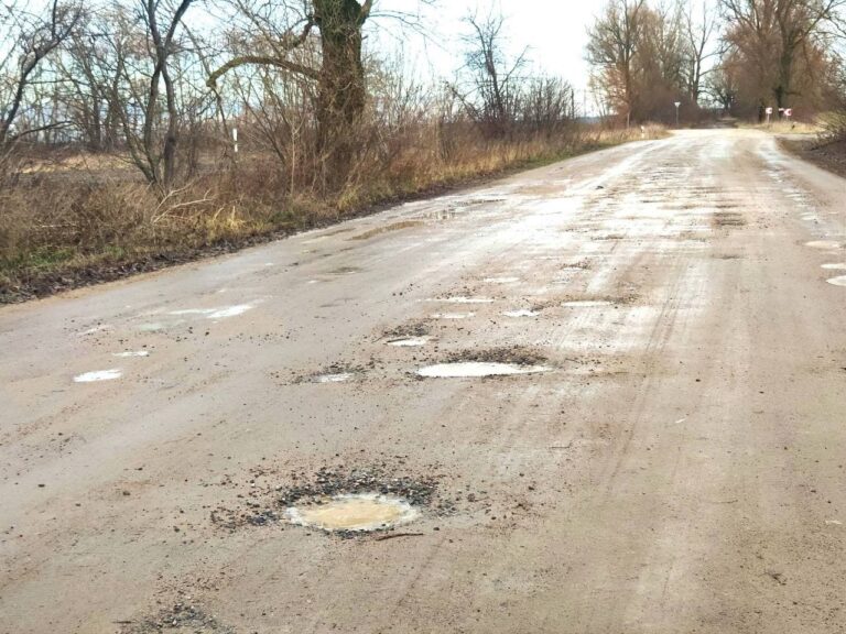 Состояние дороги в Селяхах после дождя. Фото: «Брестский вестник».