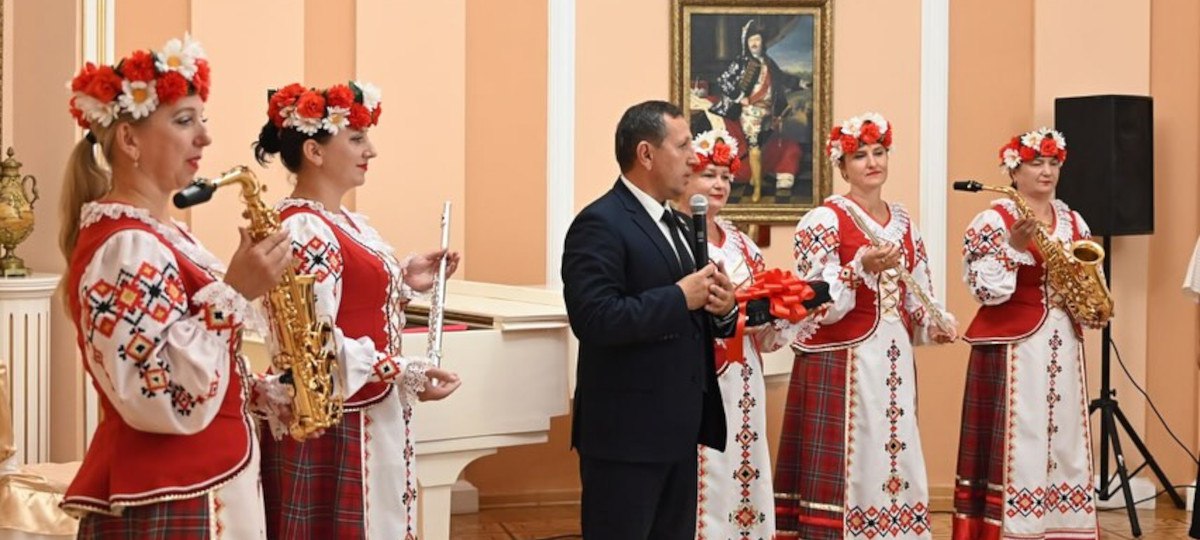 В Кричеве музыкальной школе "подарили" флейты и саксофон
