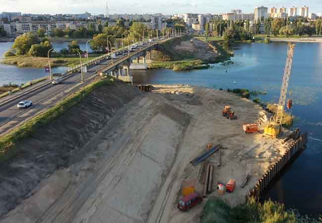 Реконструкция моста через реку Мухавец в Бресте. Фото: tbgazeta.by.